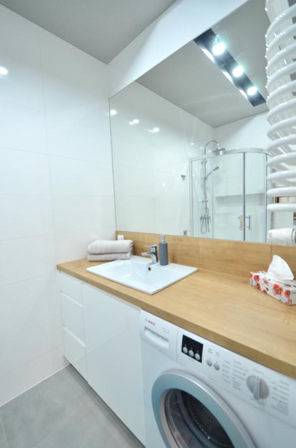 Center Rooms Ilumino วูดช์ ภายนอก รูปภาพ